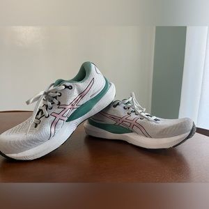 ASIC GEL-CUMULUS 24 Women’s size 7.5